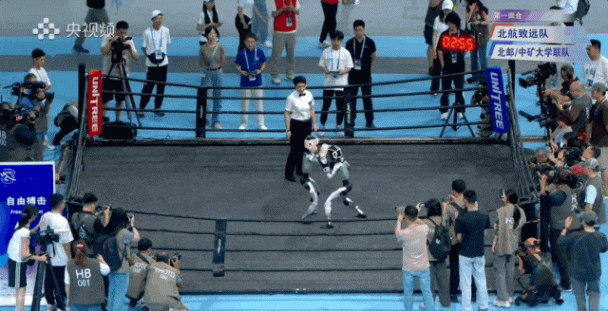 宇樹機(jī)器人“撞人逃逸”火到國(guó)外,王興興回應(yīng):下次不遙控了