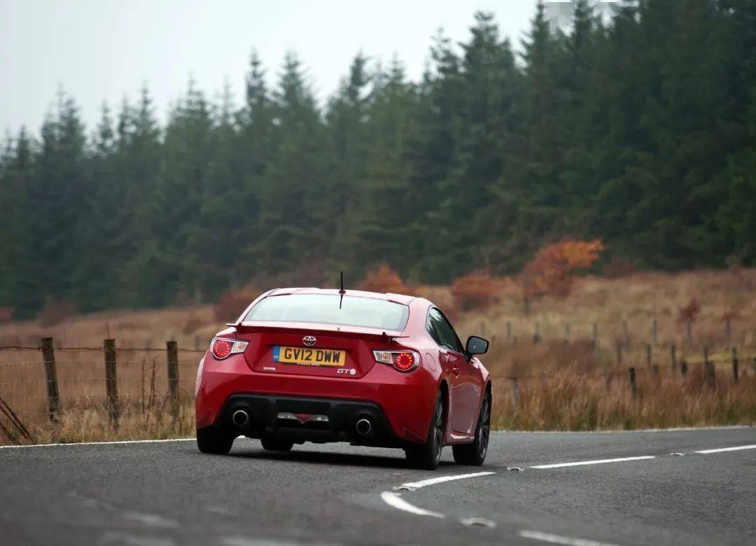 為什么豐田86,會讓你有開快車的沖動?