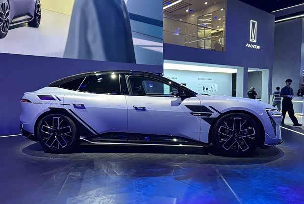 2025成都車展:阿維塔06增程版上市 45度大電池 售價19.49萬起