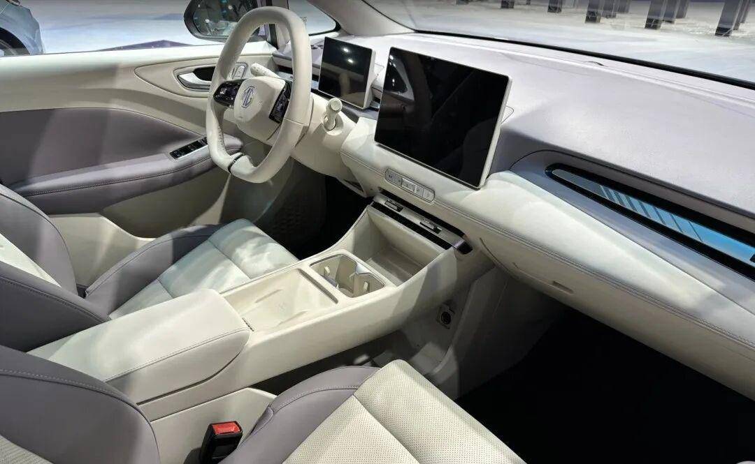 全新MG4成都車展實拍:全球首搭半固態電池!還買什么飛度?