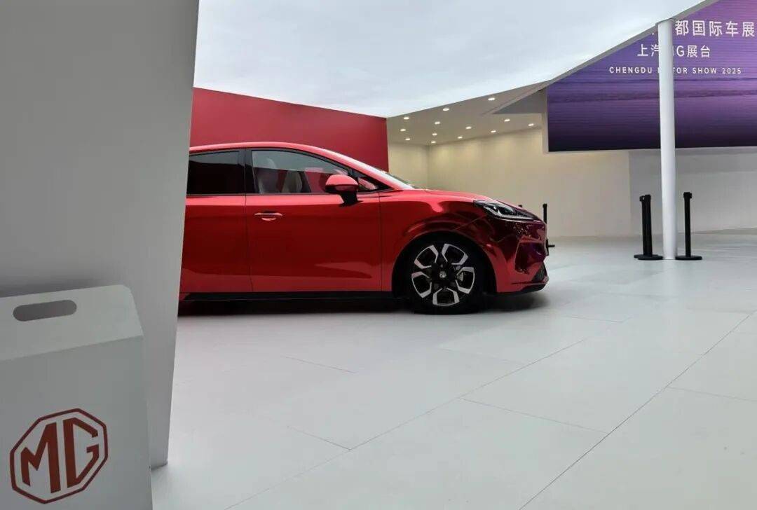 全新MG4成都車展實拍:全球首搭半固態電池!還買什么飛度?