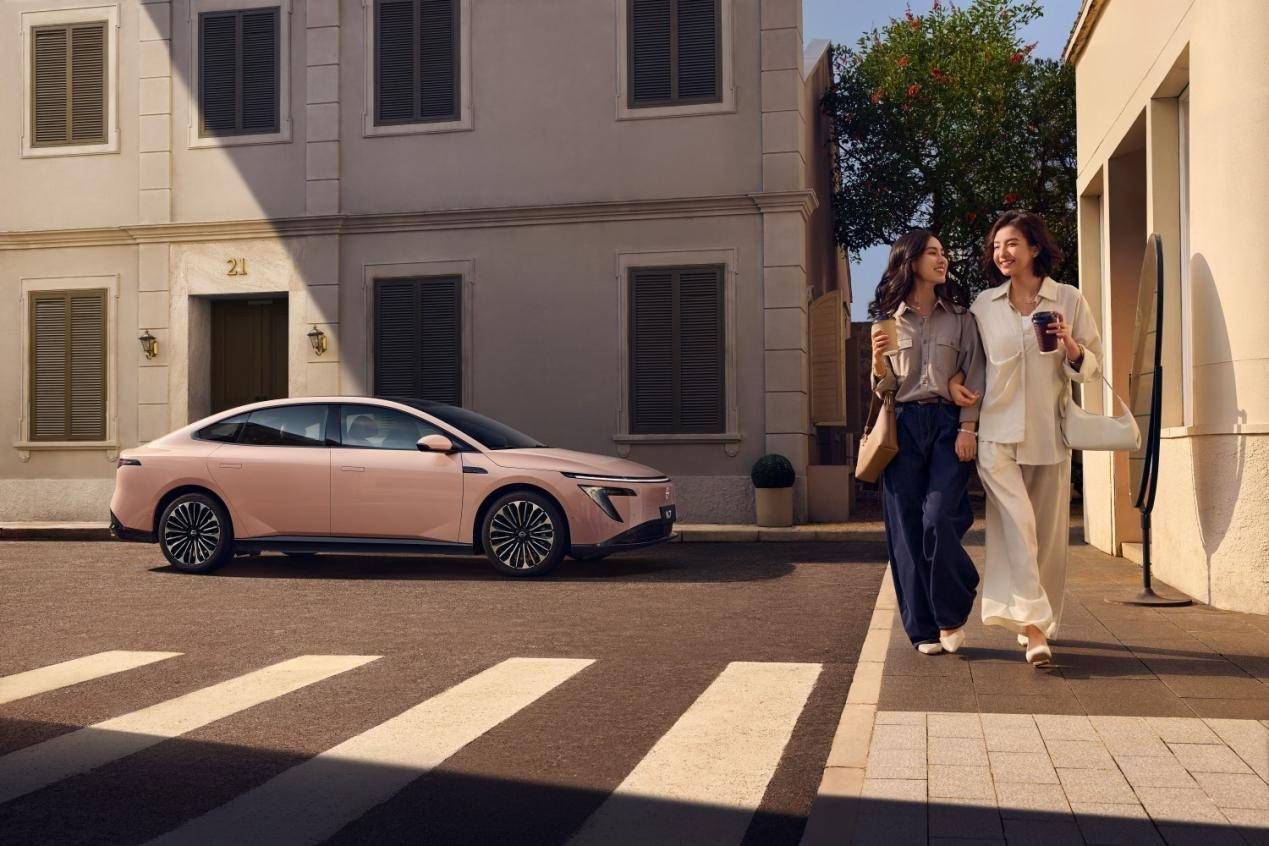 從“玫瑰摩卡新內(nèi)飾”,見證東風(fēng)日產(chǎn)N7為何受女性偏愛