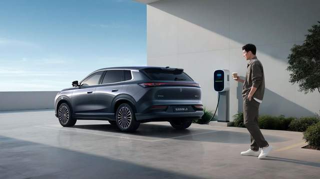 朱廣權助陣風神L8上市,11.39萬起能否成“質價比”標桿?