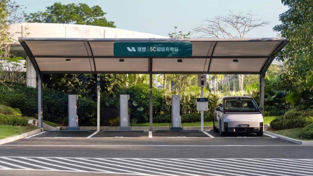 理想MEGA默默拿雙冠,量變背后是質變嗎?