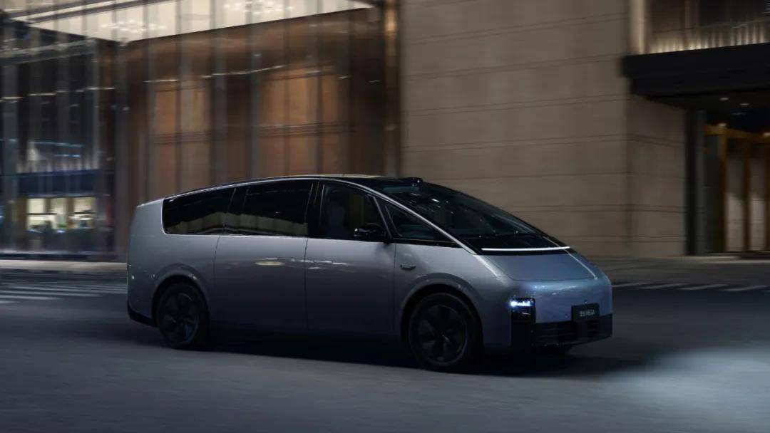 理想MEGA默默拿雙冠,量變背后是質變嗎?