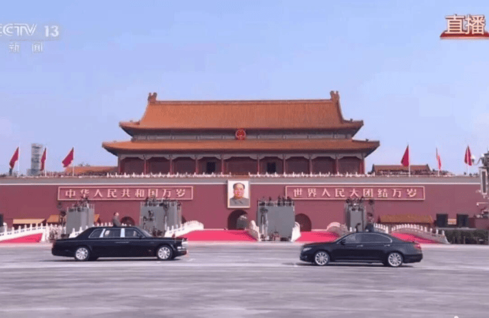 閱兵典禮上大放異彩后,紅旗也要在越野市場(chǎng)大干一場(chǎng)