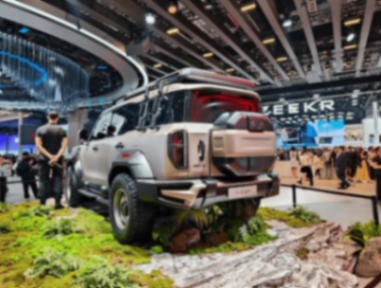 閱兵典禮上大放異彩后,紅旗也要在越野市場(chǎng)大干一場(chǎng)