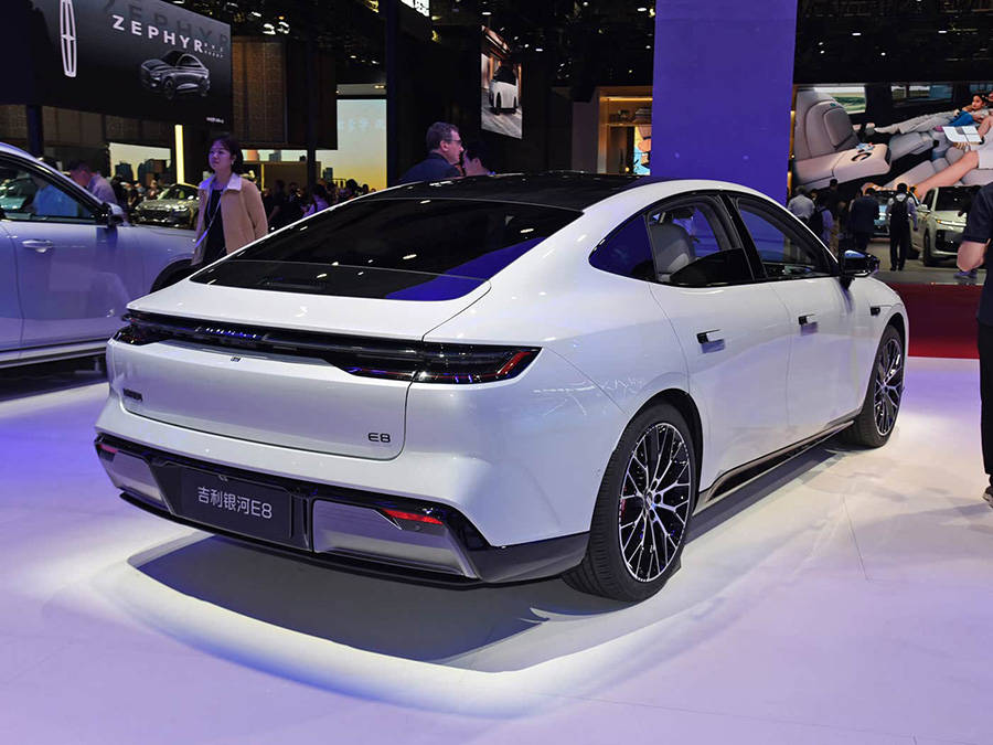 吉利銀河E8長續航車型上市 售價16.18萬起/610km續航