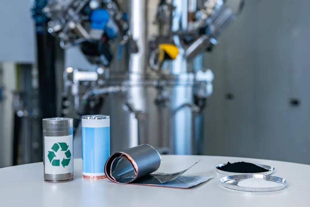 王鑫:看不起寶馬新世代和蘋果iPhone17的是一群人