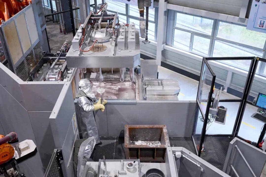 王鑫:看不起寶馬新世代和蘋果iPhone17的是一群人