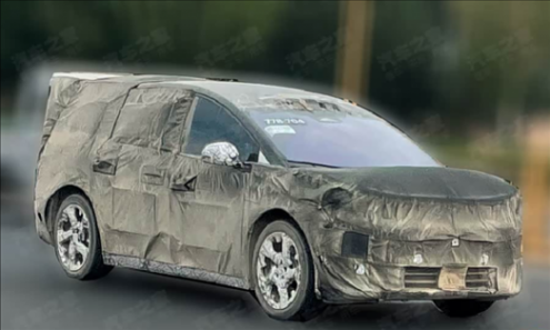 尺寸更大/定位旗艦 疑似理想i9諜照曝光