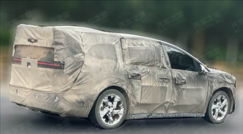 尺寸更大/定位旗艦 疑似理想i9諜照曝光