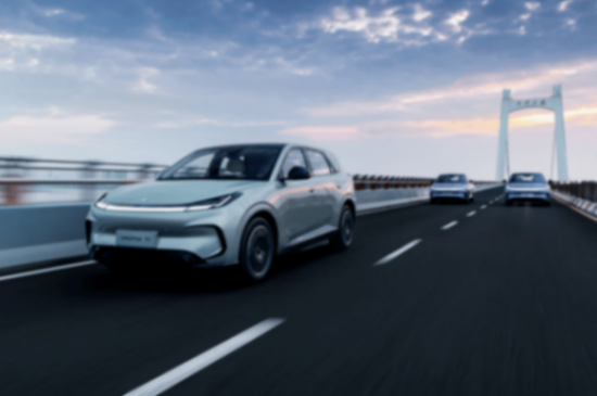 “家庭精品純電新標桿”極狐T1正式上市,共推出320 PRO、320 PLUS、425 PRO、425 PLUS、425 MAX五個版型