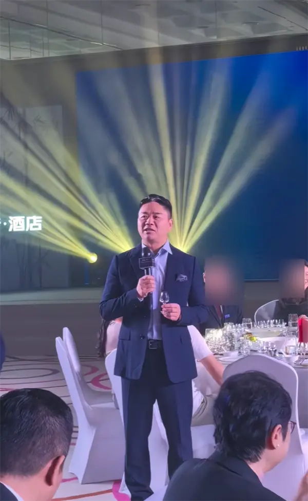 劉強(qiáng)東喊話美團(tuán)王興:我們企業(yè)家不應(yīng)該變成仇人 劉強(qiáng)東喊話美團(tuán)王興:我們企業(yè)家不應(yīng)該變成仇人