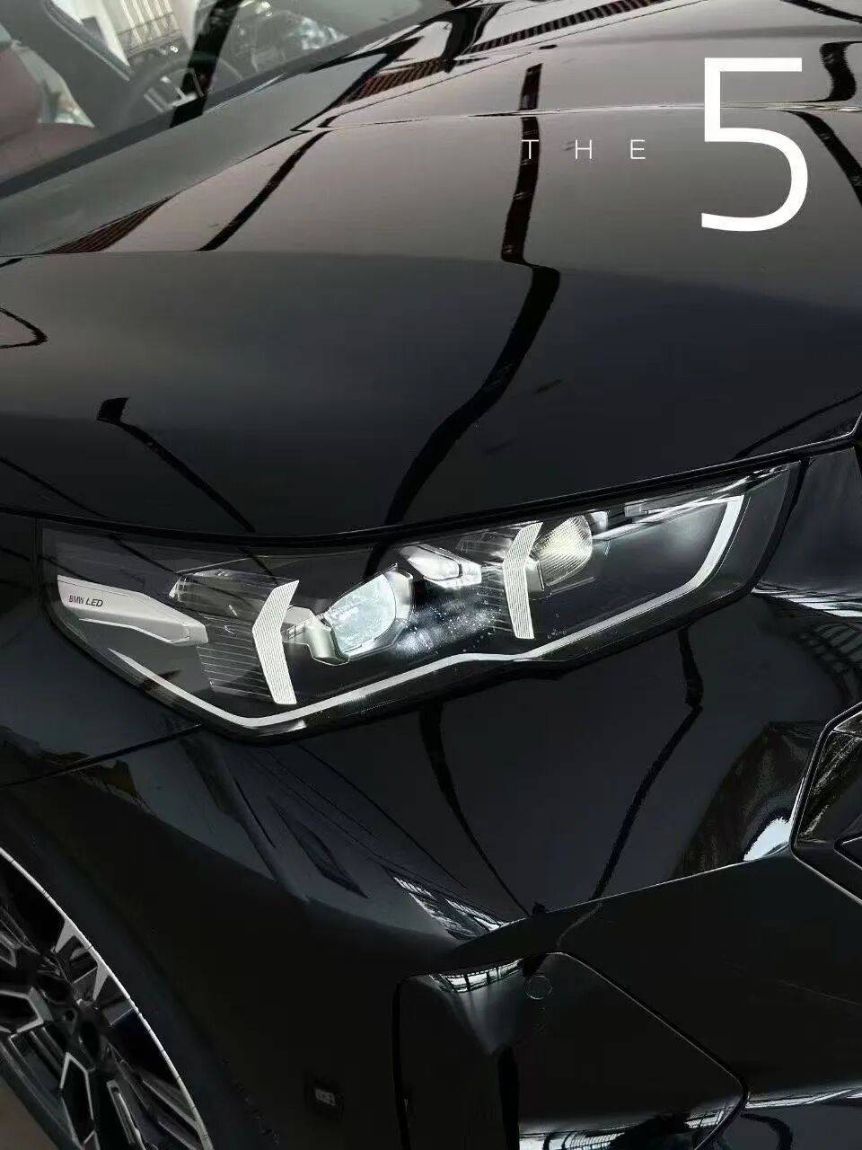 2026款寶馬5系到店,寶石青回歸,首批車主已提車!