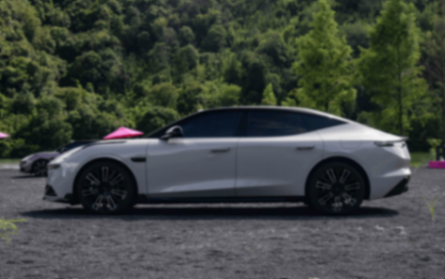 16.38萬(wàn)起、標(biāo)配四驅(qū)!領(lǐng)克10 EM-P能成小米SU7平替嗎?