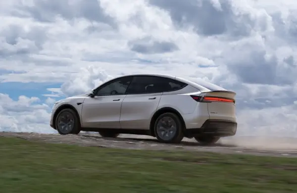 2025第37周中國SUV銷量排名:問界M8險勝小米YU7 特斯拉Model Y