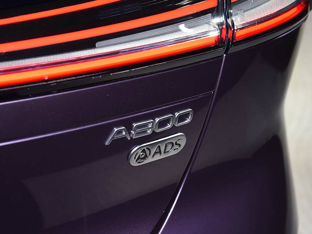 想買中大型車的注意!昊鉑A800要來了,配乾崑智駕、鴻蒙座艙