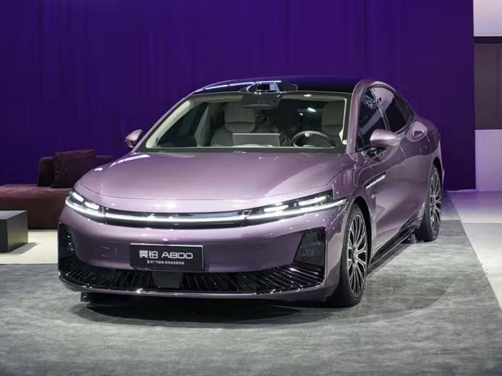 想買中大型車的注意!昊鉑A800要來了,配乾崑智駕、鴻蒙座艙