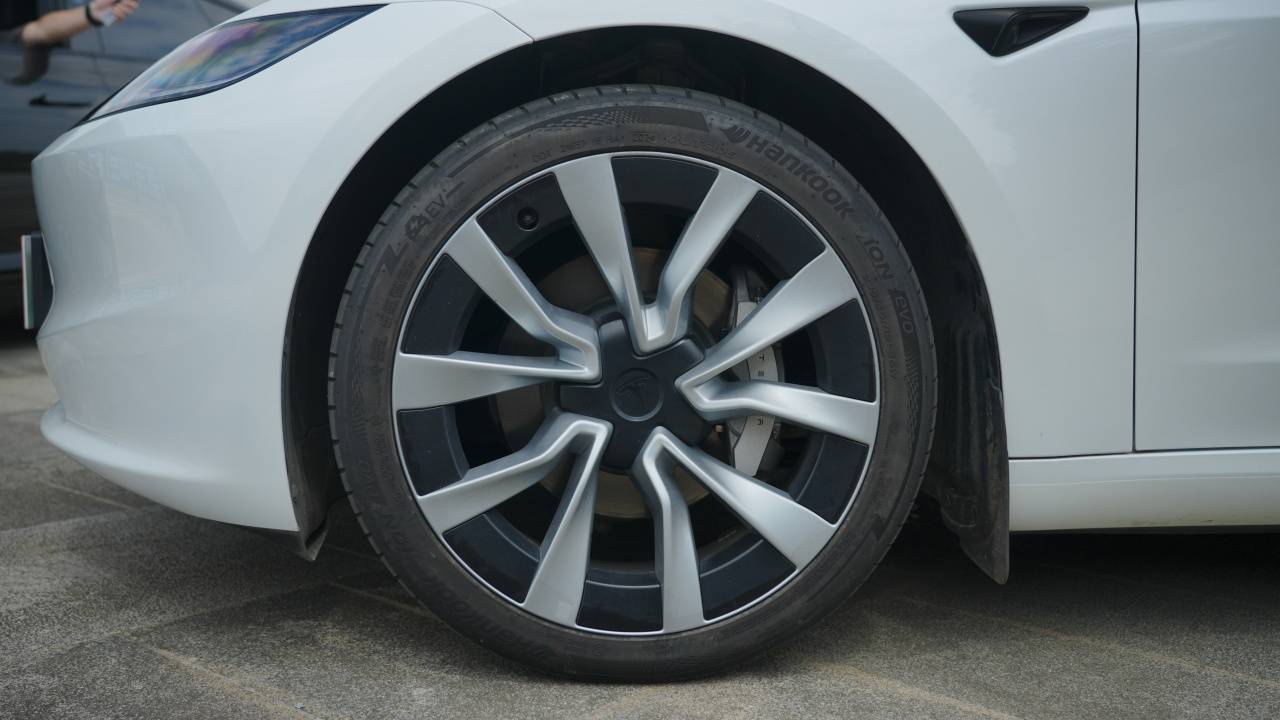 山路和特斯拉Model 3勢均力敵,奧迪E5 Sportback贏在智能體驗