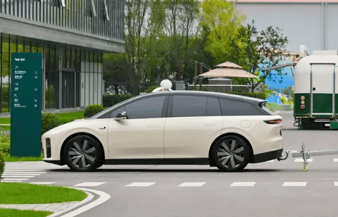 理想i6“云朵黃”曝光,李想計劃月銷9K-1W