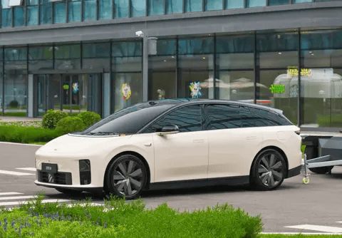 理想i6“云朵黃”曝光,李想計劃月銷9K-1W