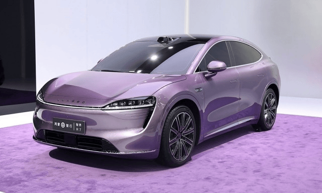 理想i6“云朵黃”曝光,李想計劃月銷9K-1W