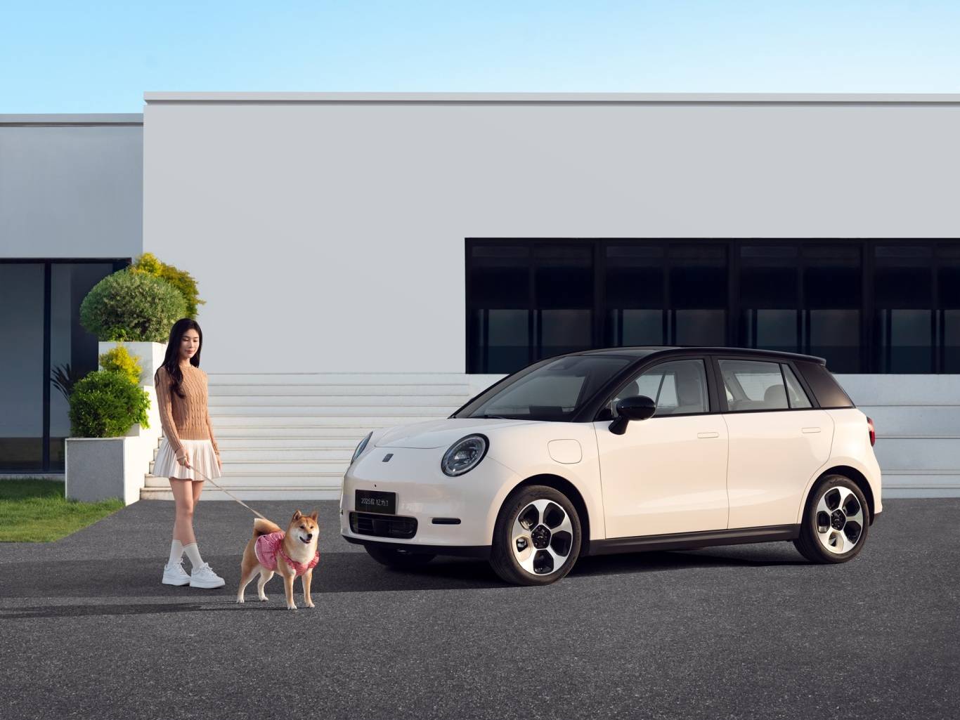 搭載全景天幕、外放電科技!2025款釔為3助力用戶暢享獨特旅行體驗