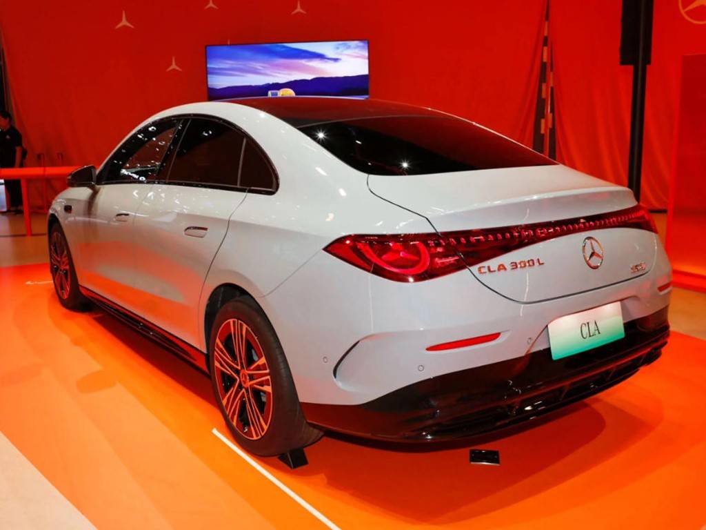奔馳還是不懂國(guó)人!全新純電CLA預(yù)售要賣(mài)25.9萬(wàn)起,誰(shuí)會(huì)買(mǎi)?