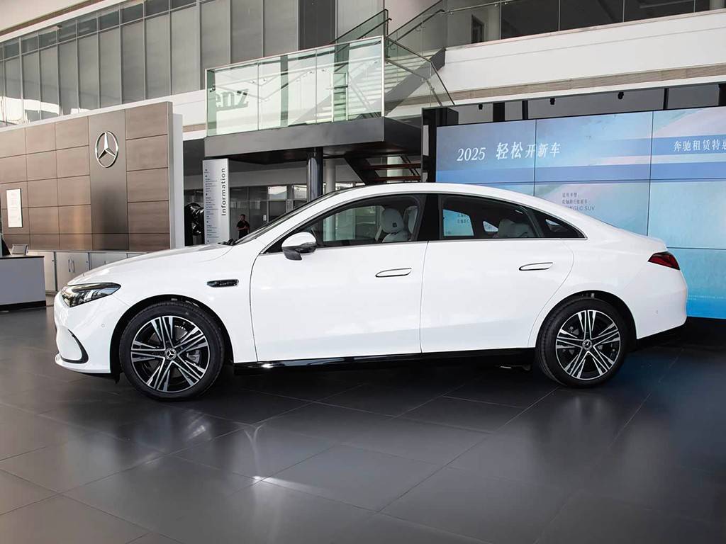 奔馳還是不懂國(guó)人!全新純電CLA預(yù)售要賣(mài)25.9萬(wàn)起,誰(shuí)會(huì)買(mǎi)?