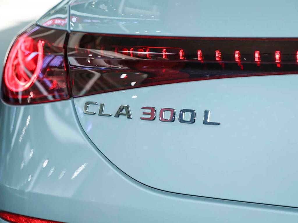 奔馳還是不懂國(guó)人!全新純電CLA預(yù)售要賣(mài)25.9萬(wàn)起,誰(shuí)會(huì)買(mǎi)?