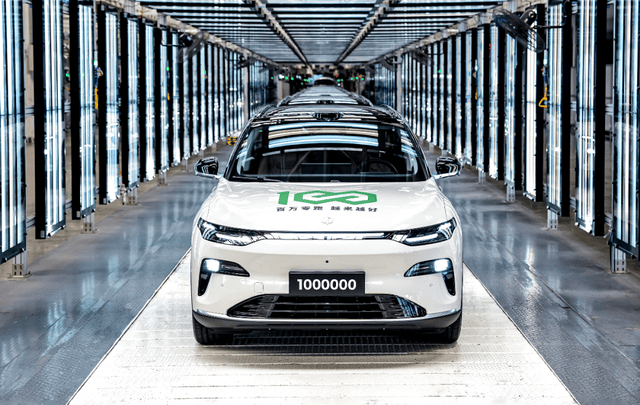 零跑:中產家庭的理性之選,百萬臺下的速度與溫情