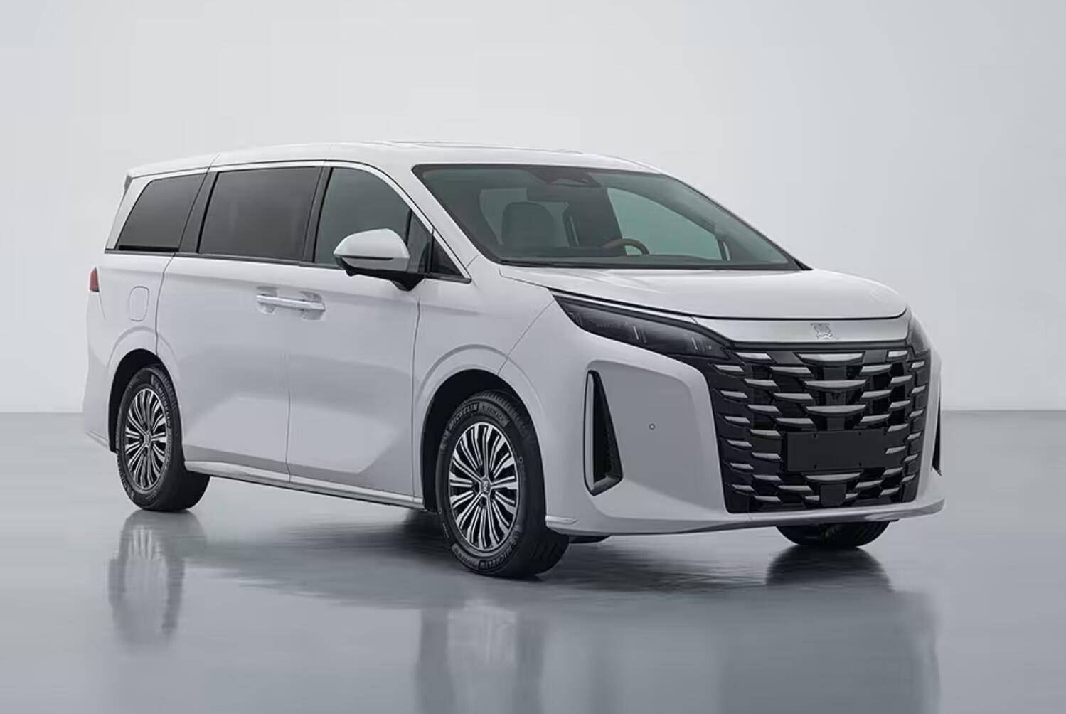 比亞迪增加“火力” 10月或加推四款新車 2026款宋L/宋Pro DM-i領銜