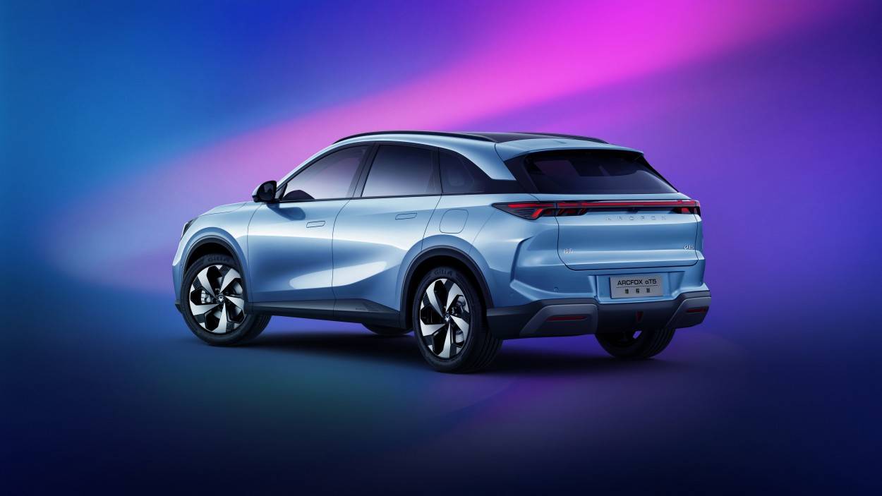 全新阿爾法T5增程版 綜合續航1215km/于月底上市