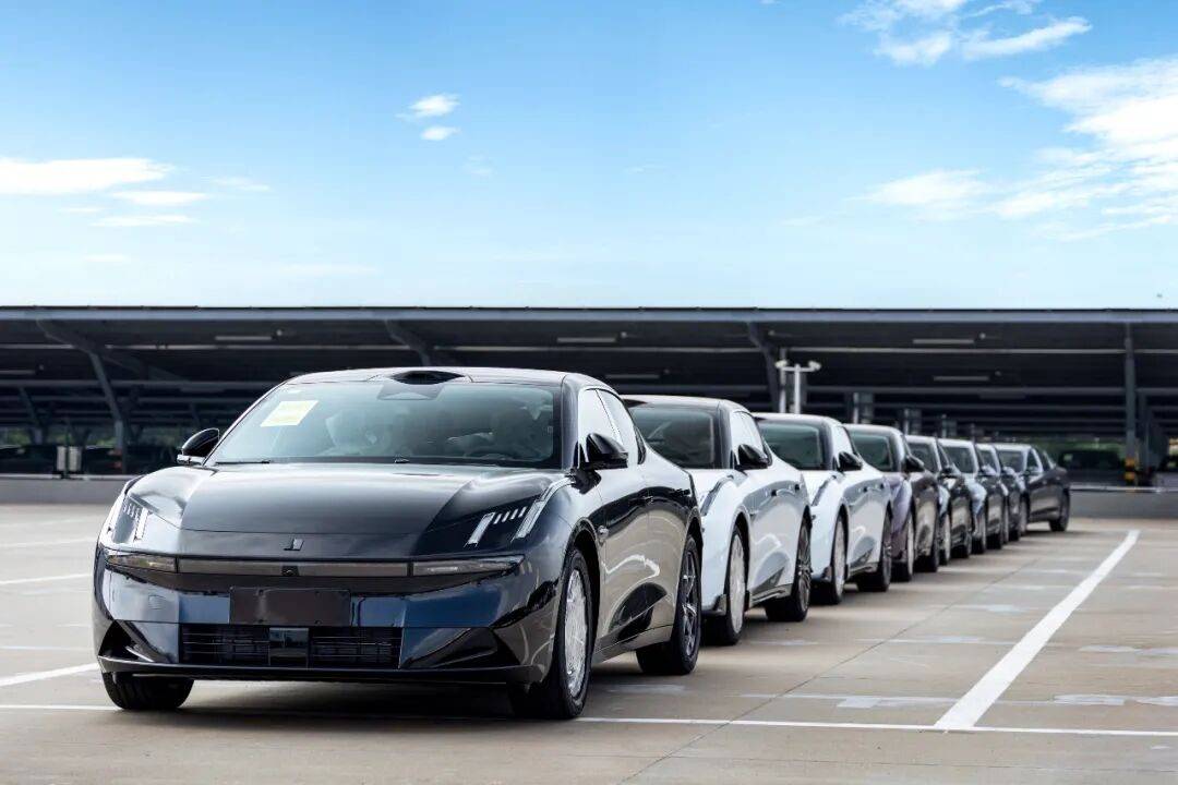 1個月下線1萬臺,領克10 EM-P的時代剛剛到來