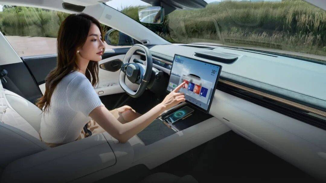 1個月下線1萬臺,領克10 EM-P的時代剛剛到來