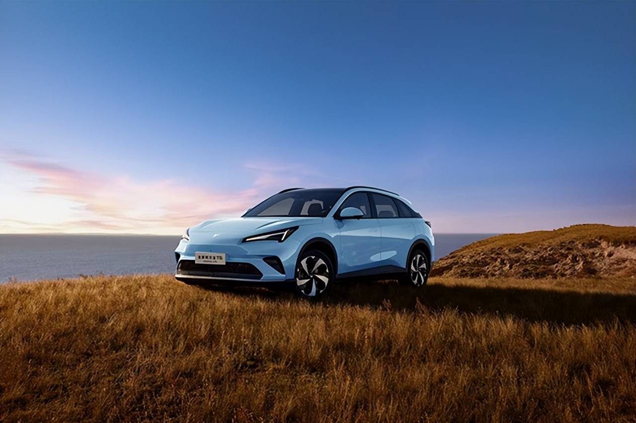 技術(shù)平權(quán)下的“價(jià)值革命”:極狐阿爾法T5 12.38萬(wàn)起預(yù)售