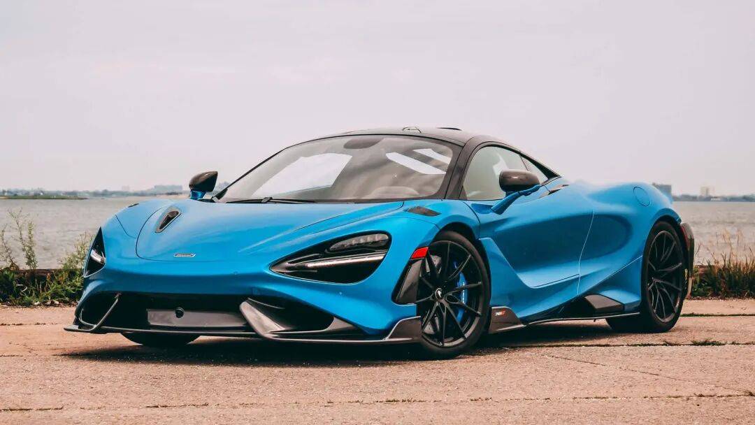 LT系列問世十周年,“長尾”就是邁凱倫的絕對圖騰