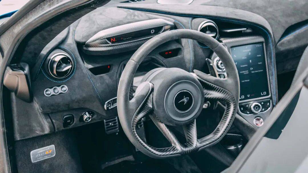 LT系列問世十周年,“長尾”就是邁凱倫的絕對圖騰