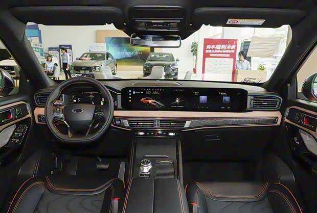 福特探險(xiǎn)者昆侖穿越版5座11月上市 空間全面升級(jí)