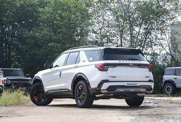 福特探險(xiǎn)者昆侖穿越版5座11月上市 空間全面升級(jí)