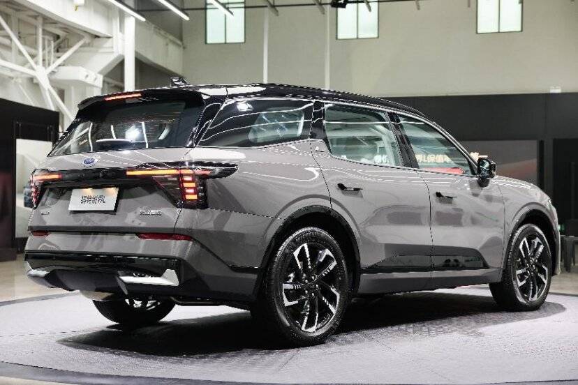 錨定大家庭出行需求,2026款銳界L樹合資大七座SUV價值標桿