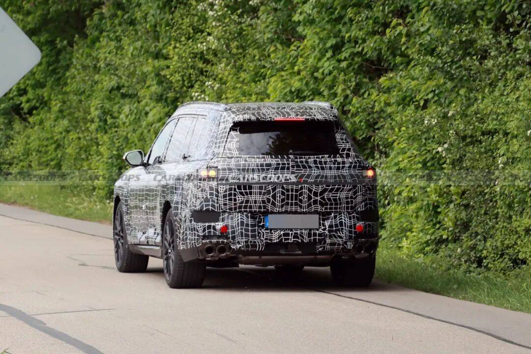 再見(jiàn)“天地門”?下一代寶馬X5或?qū)⒎艞壏煮w式尾門