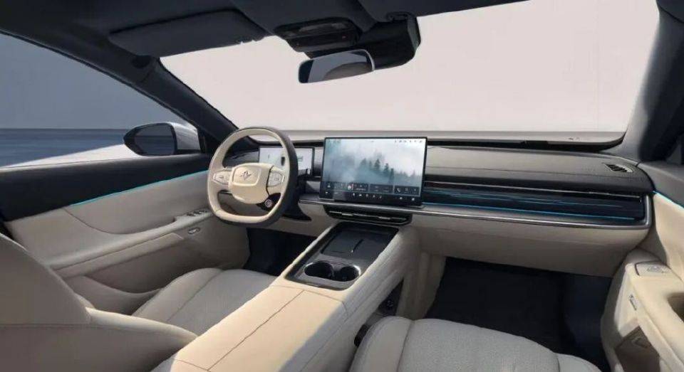 比肩奔馳CLA!2025款eπ007登陸新加坡,全球汽車市場的中國震撼