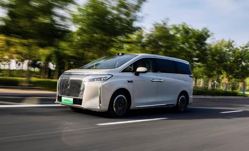 魏牌高山7 MPV新物種 30萬(wàn)元以內(nèi)最能打的MPV