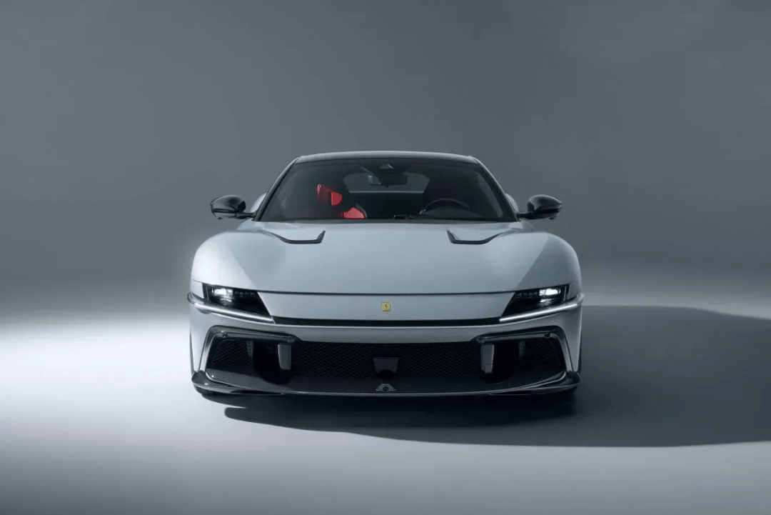 Novitec操刀法拉利12Cilindri,輕量化升級(jí)+空氣動(dòng)力學(xué)優(yōu)化,V12超跑犀利進(jìn)化
