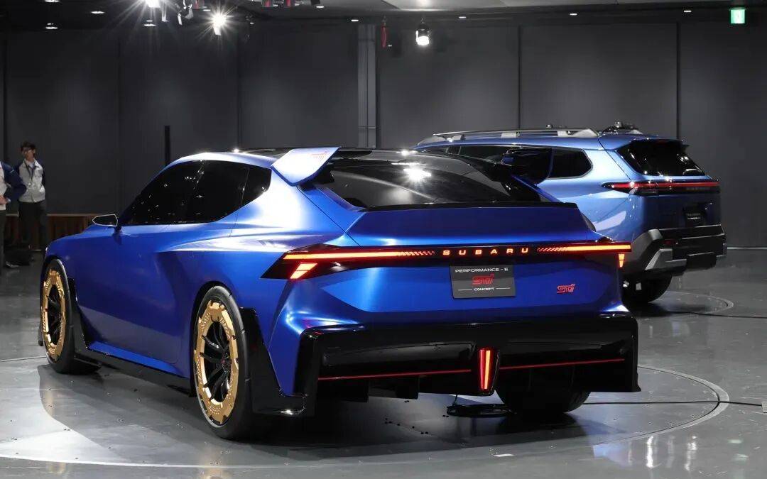 斯巴魯全新STI概念車亮相車展,電動+燃油,久違了!