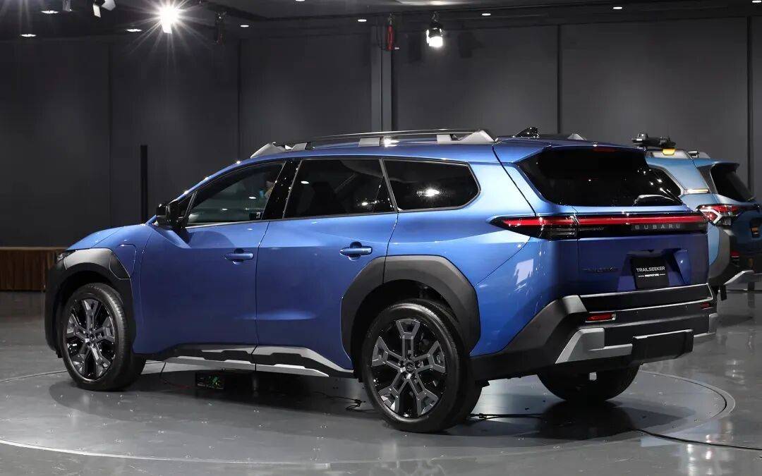 斯巴魯全新STI概念車亮相車展,電動+燃油,久違了!