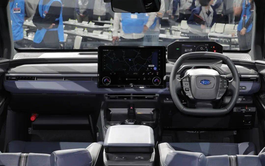 斯巴魯全新STI概念車亮相車展,電動+燃油,久違了!