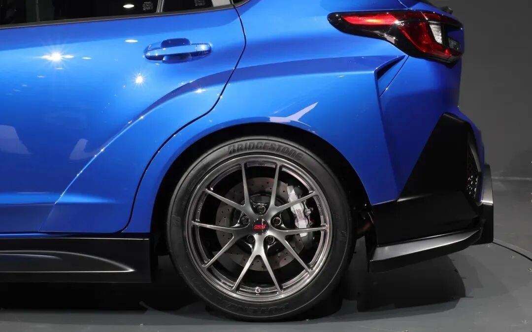 斯巴魯全新STI概念車亮相車展,電動+燃油,久違了!